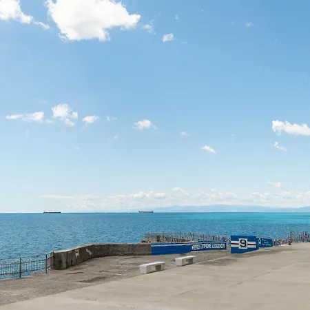 Amalia Stay, Sea Front And 50 Meters From The Station