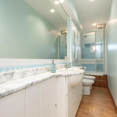 Amalia Stay, Sea Front And 50 Meters From The Station Appartamento Genova
