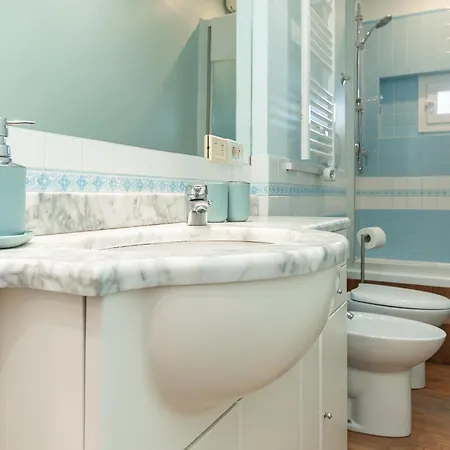 Amalia Stay, Sea Front And 50 Meters From The Station Appartamento Genova