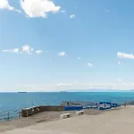 Amalia Fronte Mare E A 50 Mt Dalla Stazione