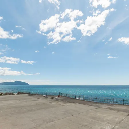 Amalia Stay, Sea Front And 50 Meters From The Station Appartamento Genova