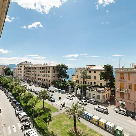 公寓 Amalia Stay, Sea Front And 50 Meters From The Station *